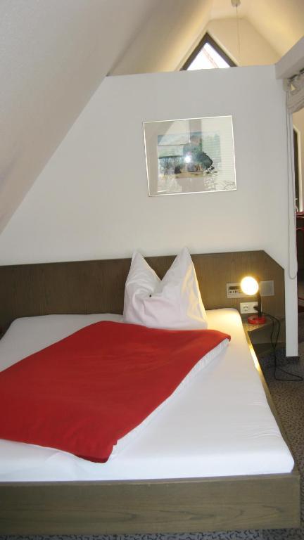 Hotel Am Schlossberg Böblingen Zimmer foto